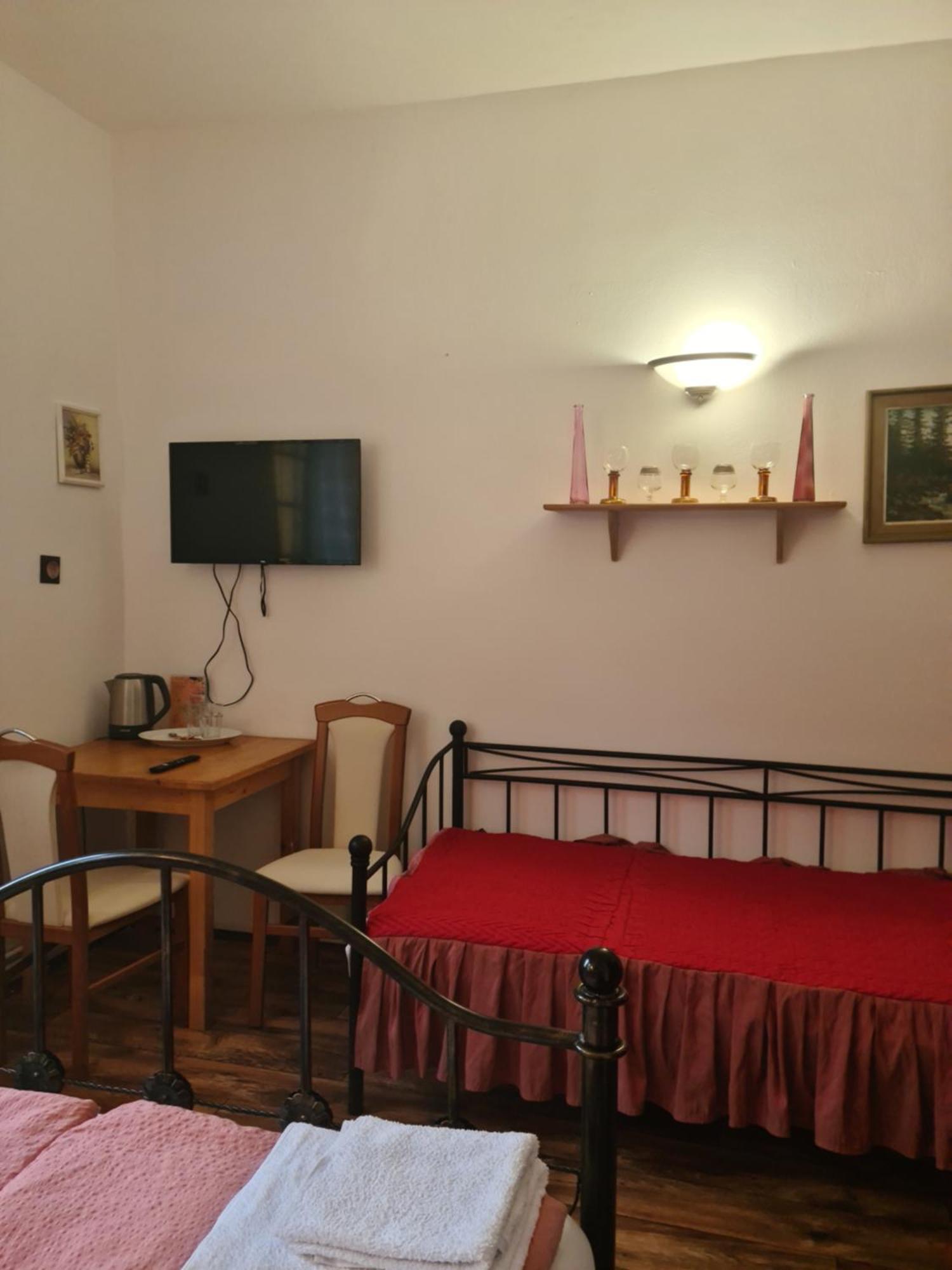 Penzion Vysehrad Nonstop Чески-Крумлов Экстерьер фото